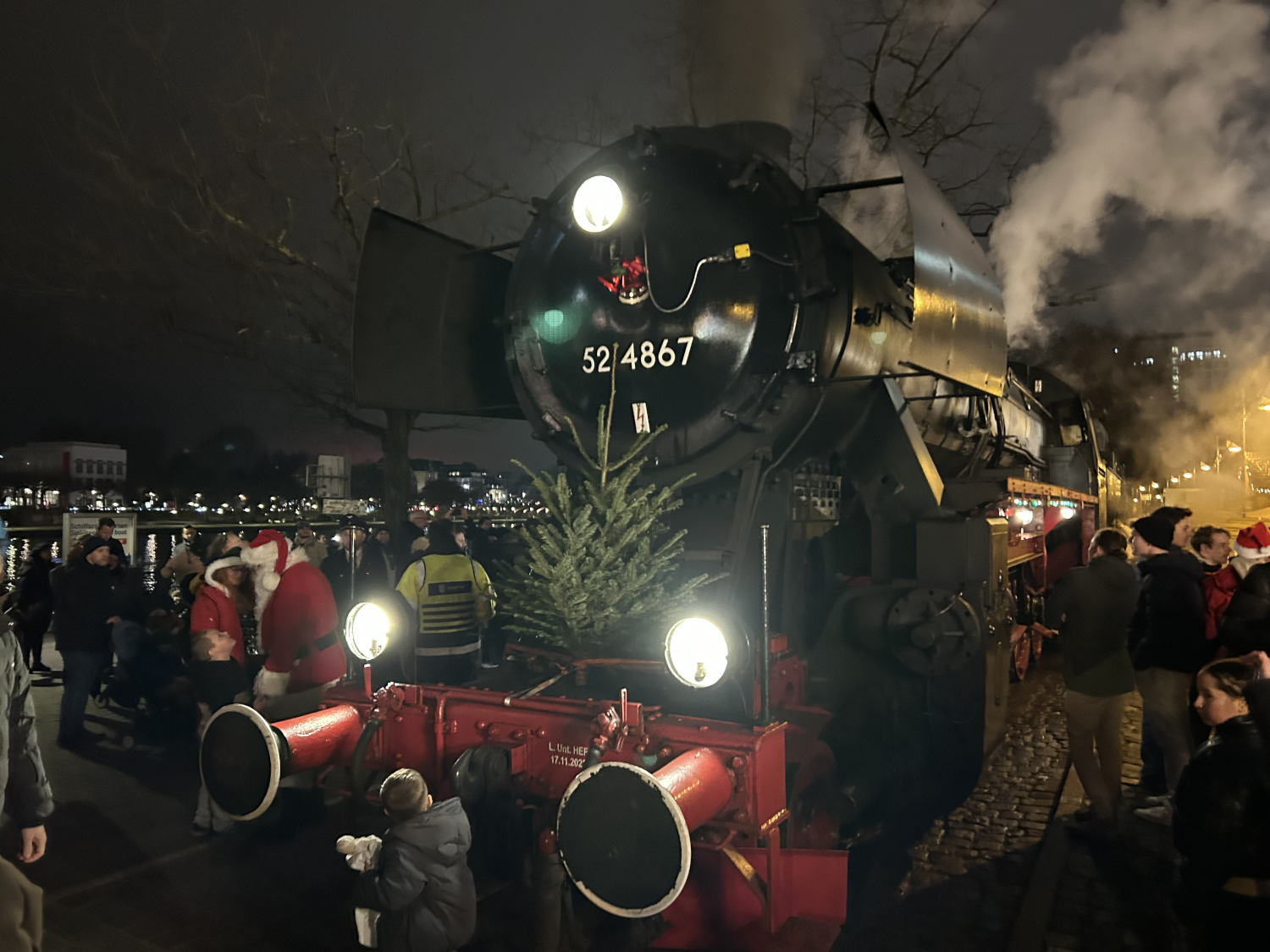 52 4867 am Eisernen Steg / Hafenbahn (14.12.2025)