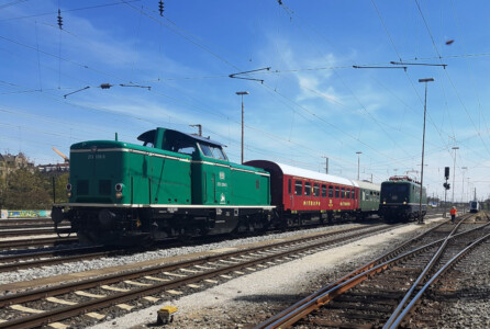 Übergabe vom Mitropa-Wagen von der FME mit 213 339-5 an die HEF in Fürth (24.04.2021)