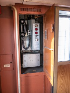 Reperatur einer Sprechstelle im BM234 mit Unstützung durch den Hersteller Neumann Elektronik