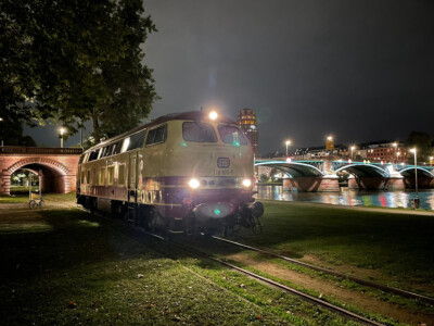 218 105-5 auf der Frankfurter Hafenbahn (September 2021 - Foto: Timon Kuchenbecker)