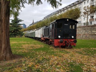 Charterzug mit 236 406-5 auf der Hafenbahn Frankfurt (23.10.2021 - Foto: Wolfgang Rotzler)