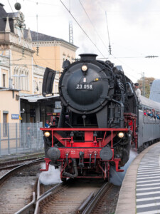 Fahrt nach Neustadt/Weinstrasse: Ankunft von 23 058 (03.10.2022) Fahrt nach Neustadt/Weinstrasse: Ankunft von 23 058 (03.10.2022)