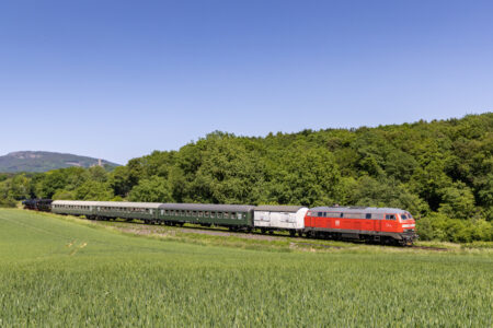 Pfingstdampf: 218 191-5 mit 52 4867 bei Schneidhain (28.5.2023 - Foto: Sven Eichler)