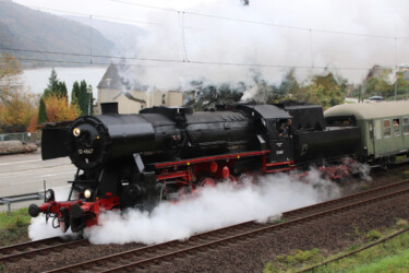 52 4867 Sonderfahrt nach Koblenz - in Oberwesel (Foto: Peter Kaminsky - 02.11.2024)