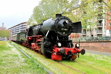 52 4867 beim Mädelsdampf auf der Hafenbahn (28.4.2024 - Foto: Christian Beck)