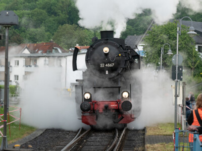 mit Volldampf in den Taunus-2024: Wasserfassen in Königstein (Foto: Simon Klinz)