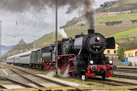 Adventsfahrt nach Rüdesheim mit 52 4867 (7.12.2025 - Foto: Gerhard Hohl)
